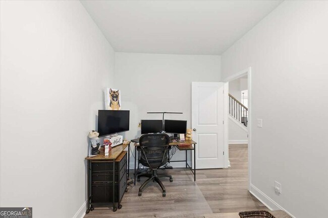 Building Photo - 3939 Alderstone Dr