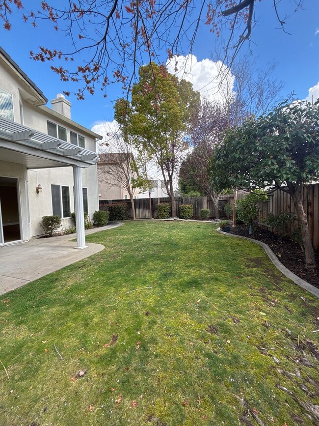 Building Photo - West Roseville, Crocker Ranch Two Story, 4...