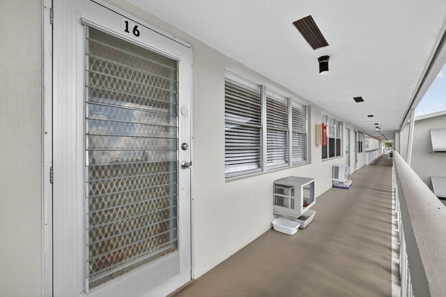 Building Photo - 16 Sussex A