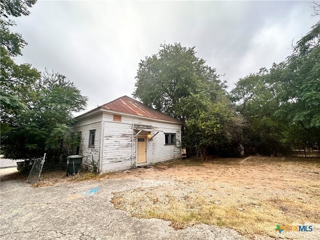 Building Photo - 244 W Sessom Dr
