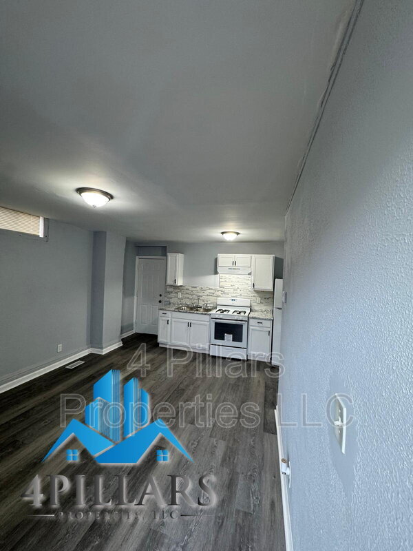 Building Photo - 3904 Deodar St