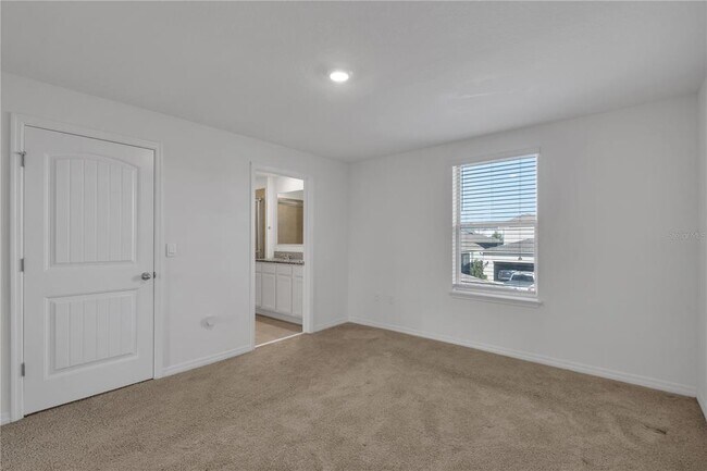 Building Photo - 12043 Holystone St