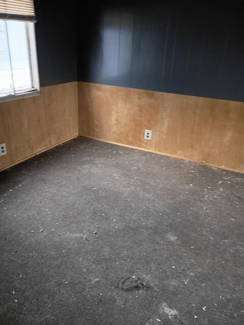 Building Photo - 704 N Linn St