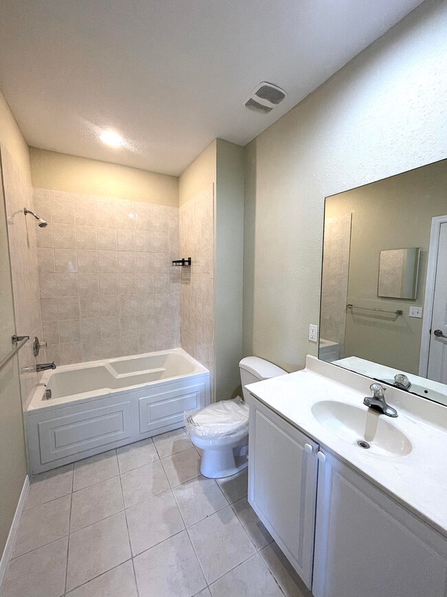 Building Photo - 1791 S Dovetail Dr