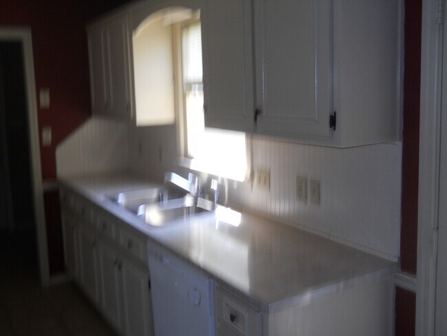 Building Photo - 1701 4th Pl