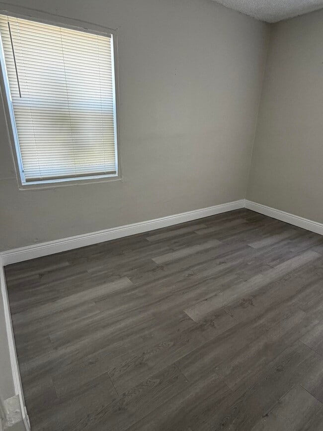 Building Photo - 2850 NW 14th St