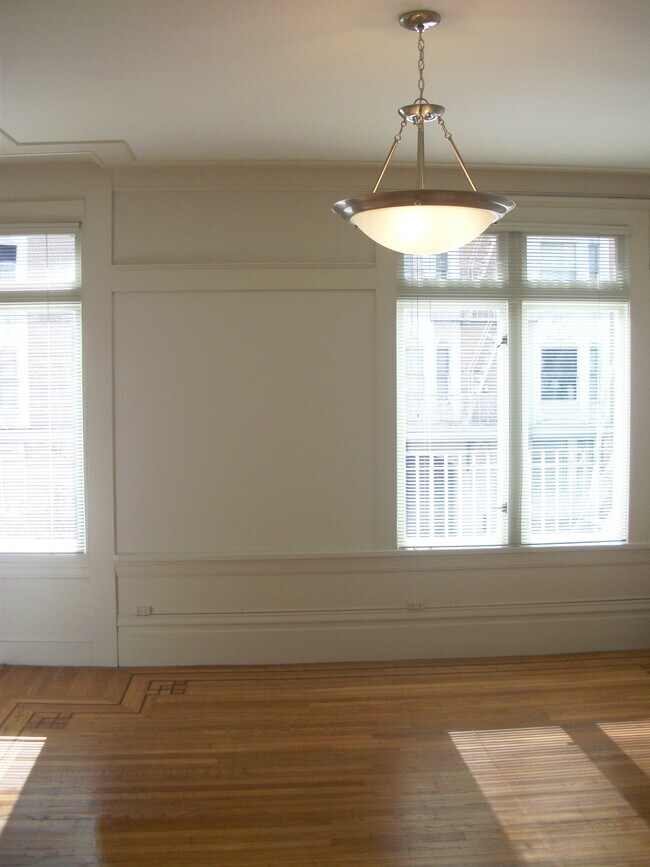Building Photo - 810 Jones St
