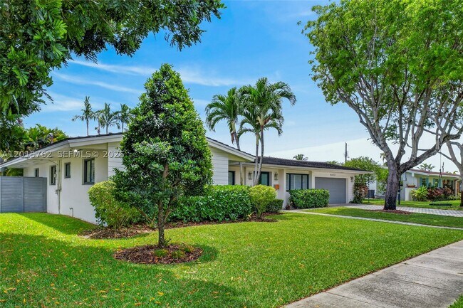 Building Photo - 8820 SW 85th St