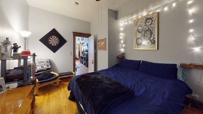 Building Photo - 1868 Commonwealth Ave