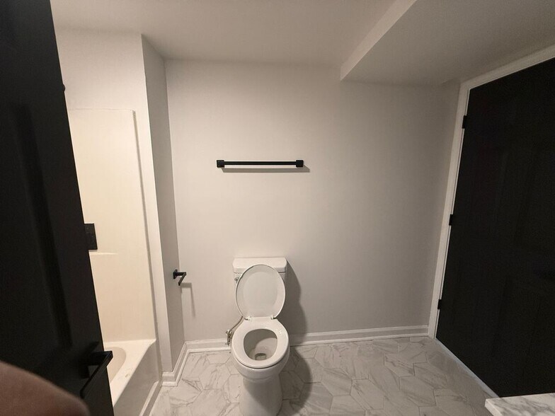 Building Photo - 2915 Reynolds Park Rd