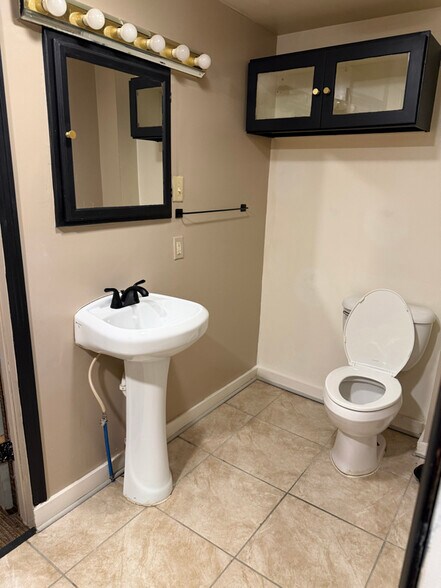 Building Photo - 126 Putnam St SW