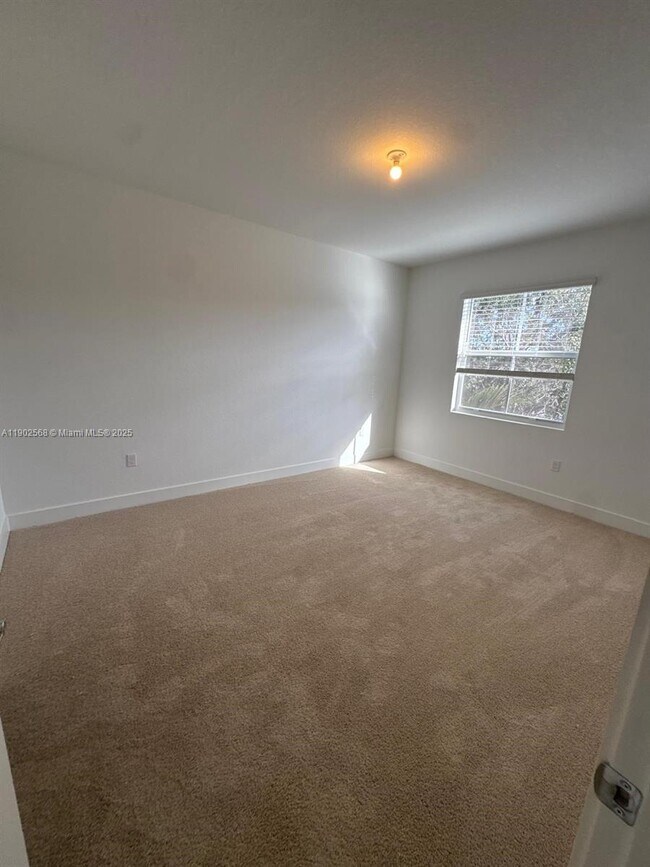 Building Photo - 17108 SW 2nd Cir