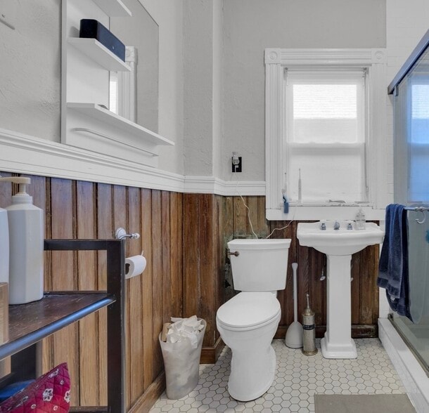 Building Photo - 5 Sachem St