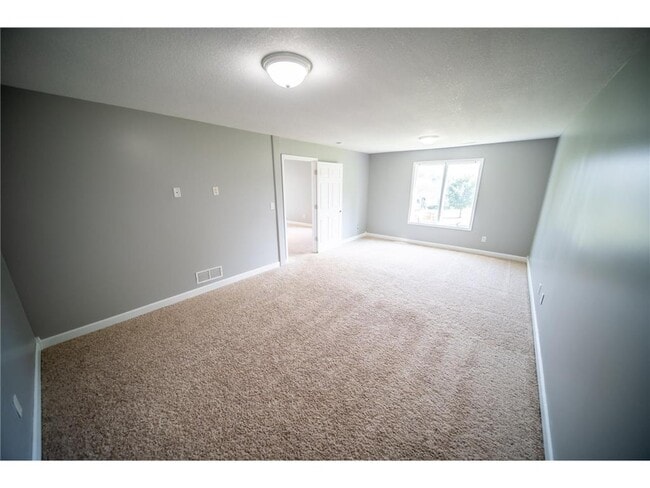 Building Photo - 5182 Southern Ridge Ln SW