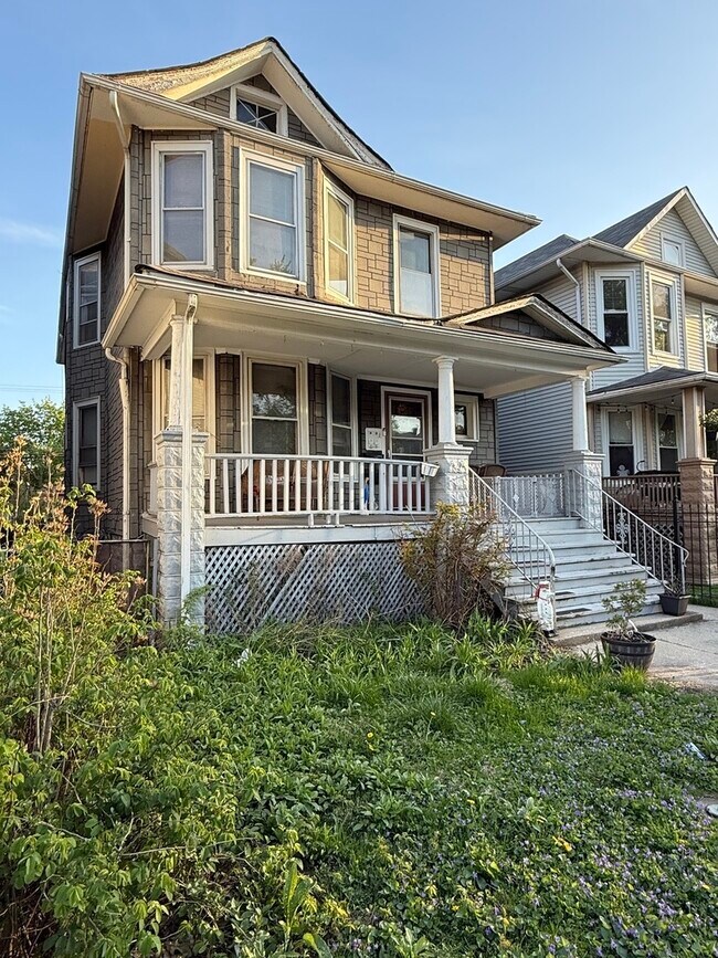 Building Photo - 4129 W School St