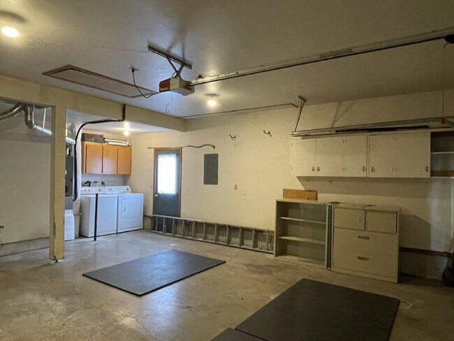 Building Photo - Classic 3-Bedroom Home with Large Yard & Attached 2-Car Garage