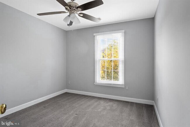 Building Photo - 7439 Heatherfield Ln