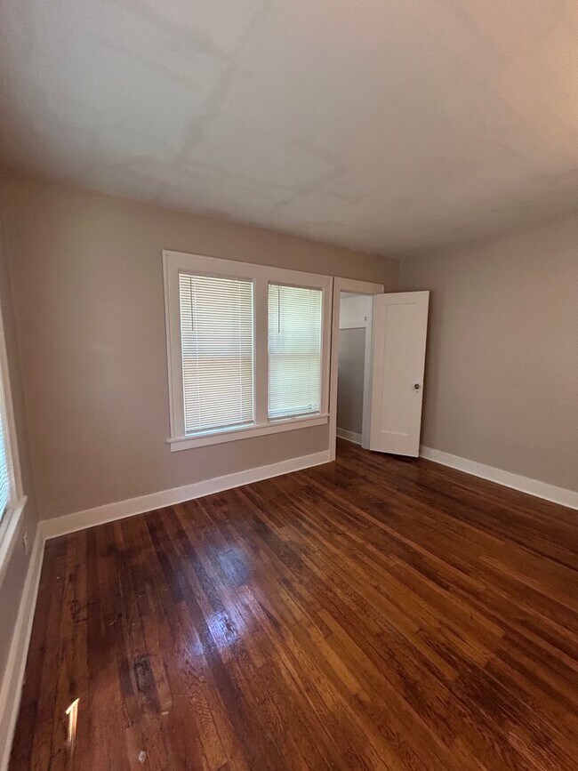 Building Photo - Charming 3-Bed Home with Porch & Hardwood ...
