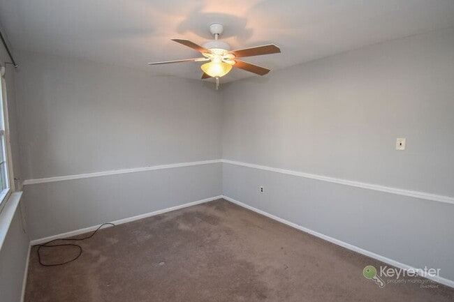 Building Photo - 2585 Jean Dr