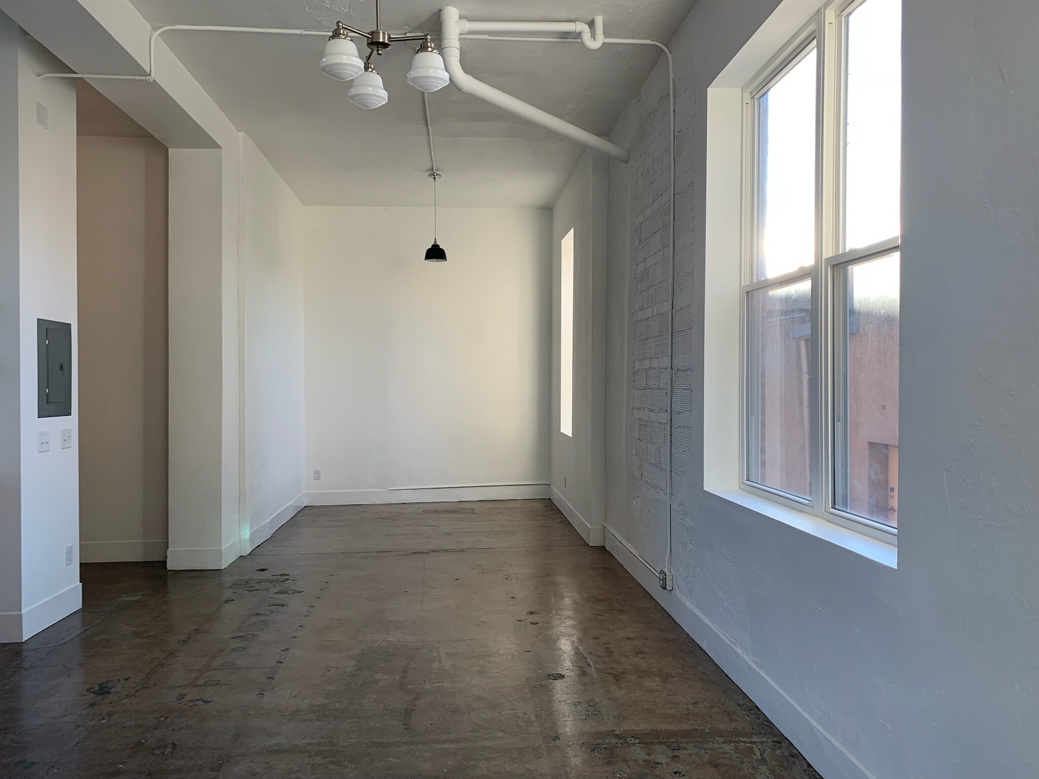 Building Photo - 111 N Walnut St