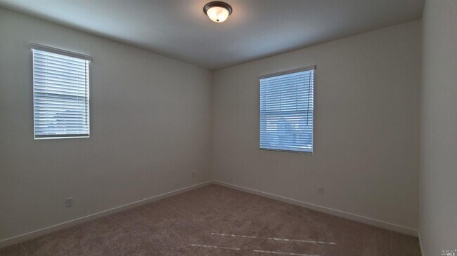 Building Photo - 2402 Indigo Dr