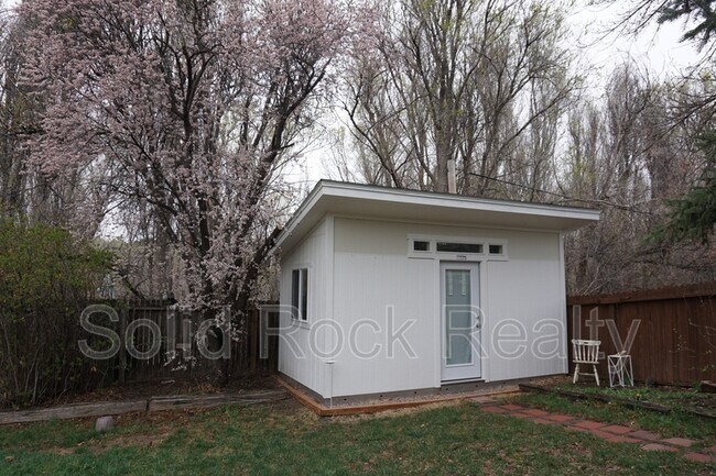 Building Photo - 4018 Goldenrod Dr