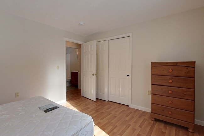 Building Photo - 661 South Rd