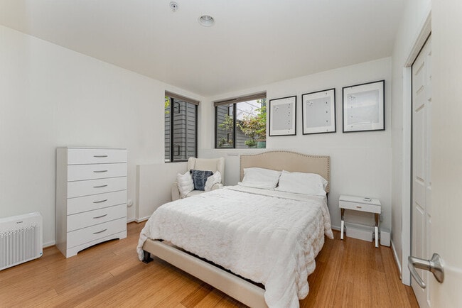 Building Photo - 1816 11th Ave