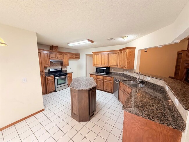 Building Photo - 8812 NW 85th Pl