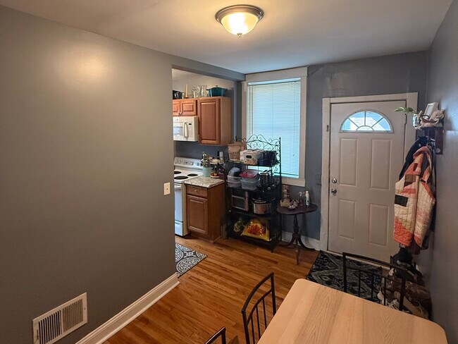 Building Photo - 5225 Bancroft Ave