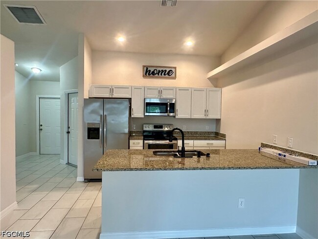 Building Photo - 4406 Skyline Blvd