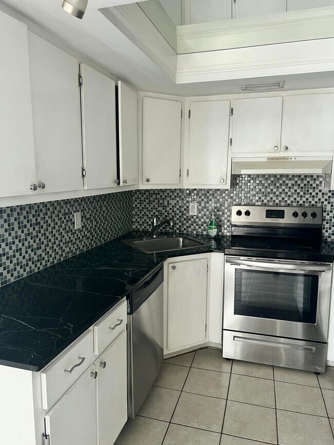 Building Photo - 5112 Society Pl W