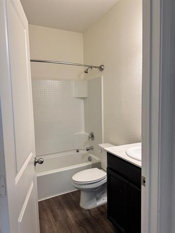 Building Photo - 2417 Silver Leaf Ln