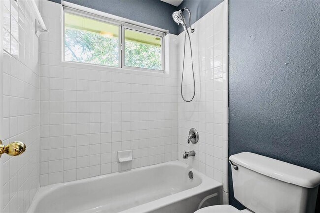 Building Photo - 3112 Burks Ln