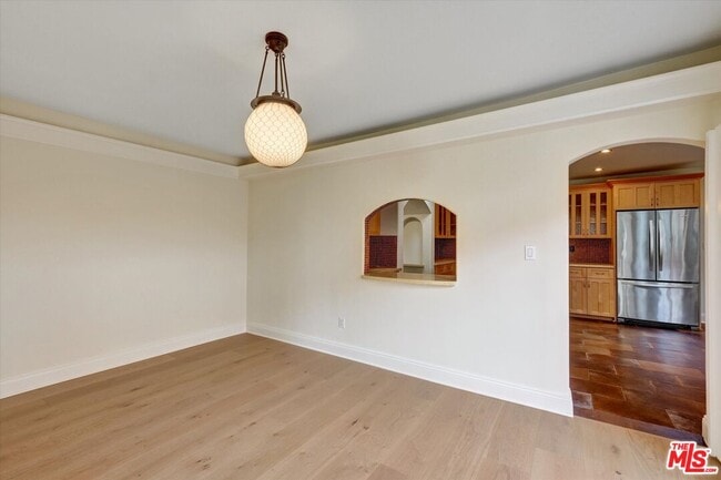 Building Photo - 135 N Gower St