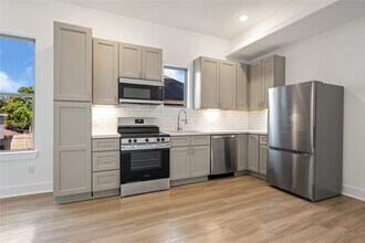 Building Photo - 5623 Eskridge St