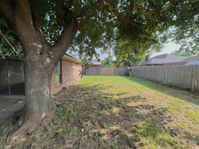 Building Photo - CHARMING 3 BED IN EDMOND!