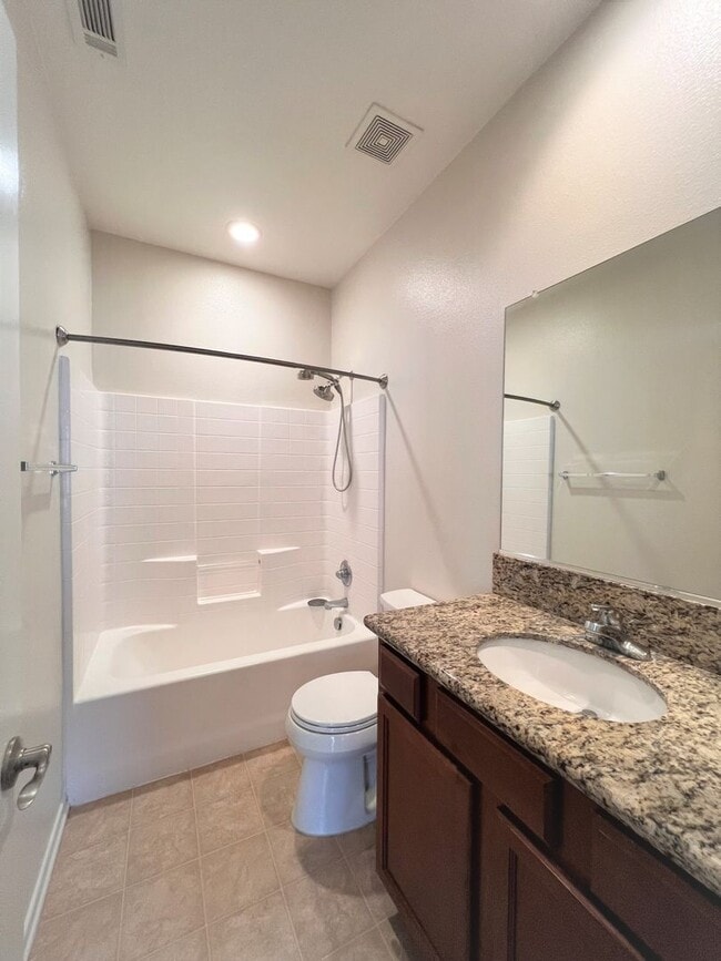 Building Photo - Beautiful 2 Bedrooms, 2 Baths Condominium with Attached Garage in Rancho Cucamonga.