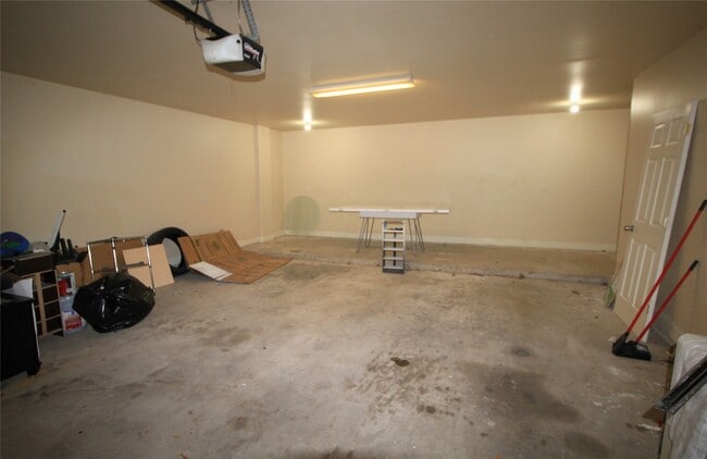 Building Photo - 4709 Scott St