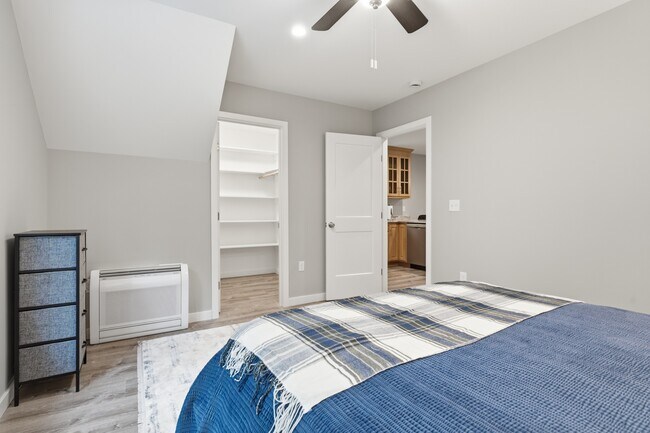Building Photo - 88 Orcutt Dr