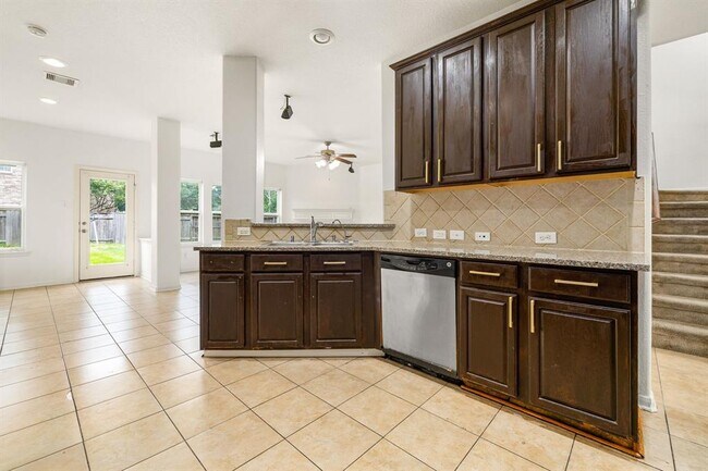 Building Photo - 9415 Herons Grove Ln