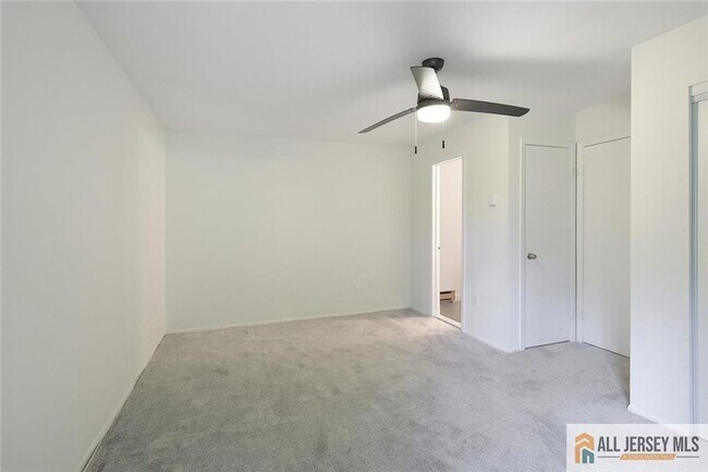Building Photo - 174 Amberly Dr