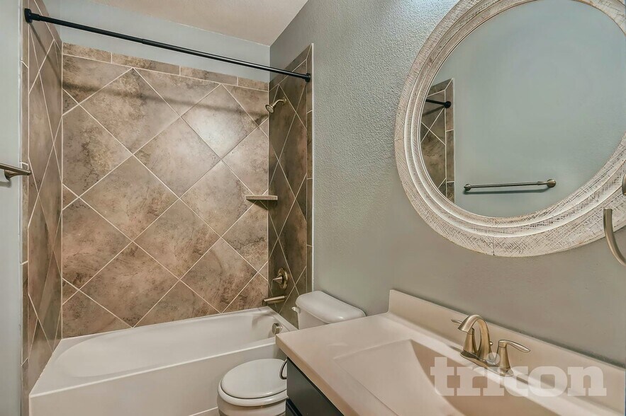Building Photo - 1592 Sugarberry Dr