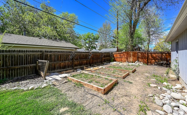 Building Photo - 4265 Brentwood St