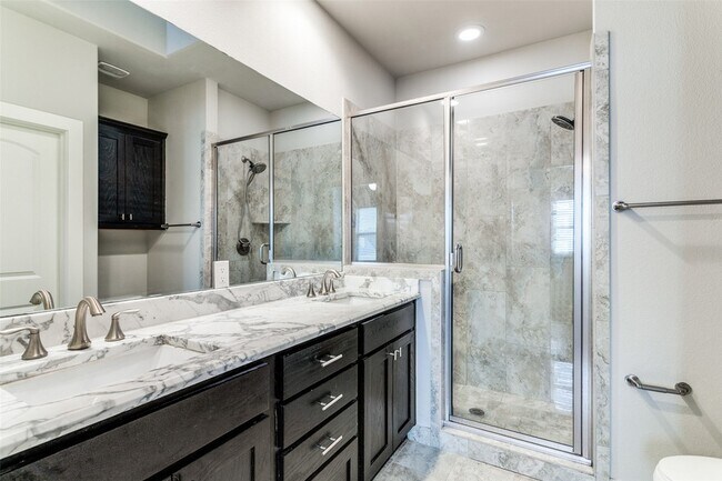 Building Photo - 4323 Dickason Ave