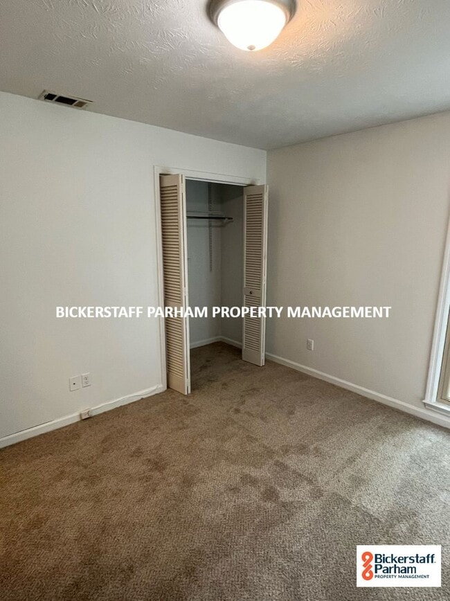 Building Photo - Great Experiences Are Just Around The Corner, Located Off Wynnton Road!