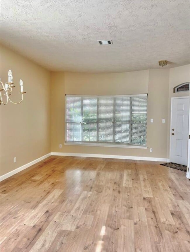 Building Photo - 6122 Sandy Valley Dr