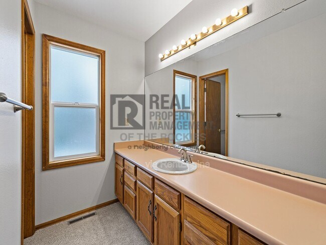 Building Photo - 773 Johnson Ave