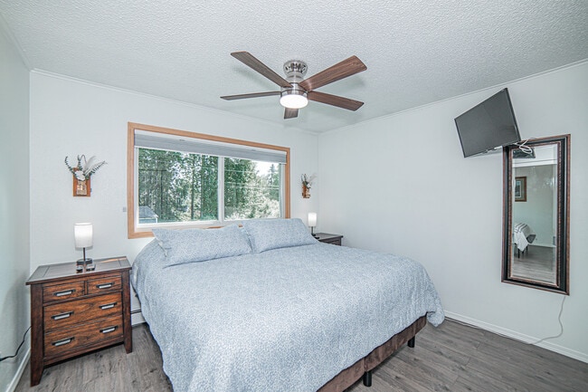 Building Photo - 4801 Canterbury Way