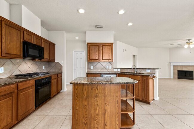 Building Photo - 7710 Trail Hollow